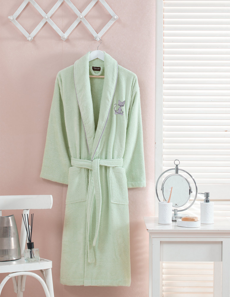 Peignoir brodé col châle 420 g/m²...