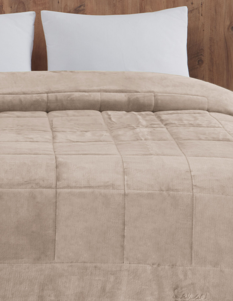 Couvre lit matelassé "tout doux"...