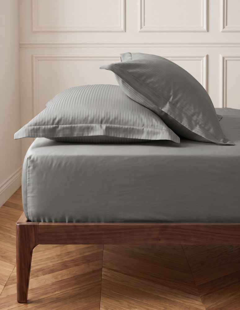 Drap housse uni satin de coton bonnet...