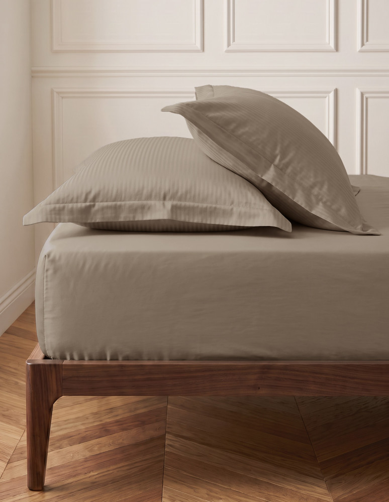 Drap housse uni satin de coton bonnet...