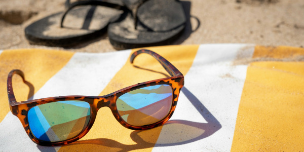 Quelle taille choisir pour une serviette de plage ? Guide complet